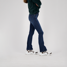Load image into Gallery viewer, RAIZZED Flared Jeans Sunrise Dark Blue stone