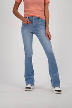 Load image into Gallery viewer, RAIZZED Flared Jeans Sunrise Mid Blue Stone
