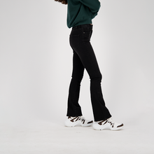 Load image into Gallery viewer, RAIZZED Flared Jeans Sunrise Black