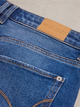 Load image into Gallery viewer, WHITE STUFF Freya Weekend Jeans