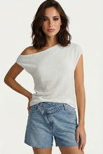 Load image into Gallery viewer, FLURESK Top Kai Off White
