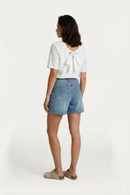 Load image into Gallery viewer, FLURESK Top Mae Off White