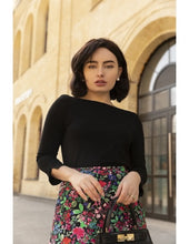 Load image into Gallery viewer, VERY CHERRY Boatneck top black