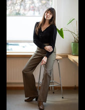 Load image into Gallery viewer, VERY CHERRY Taylor Pants Safiya